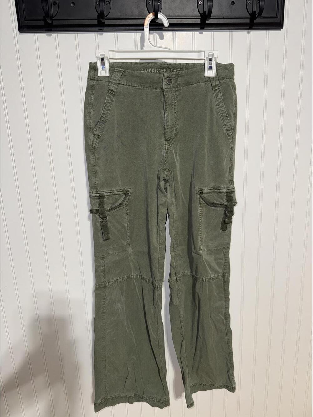 American Eagle Olive Green Cargo Pants Size 2 Regular